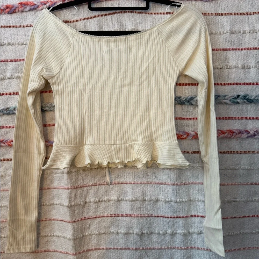 Urban Outfitters Kimchi Blue Cream Ribbed Cropped Long Sleeve Top - Size Medium